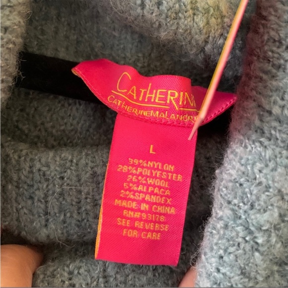 ⭐️ Offer B2G2! 
Catherine Malandrino Cozy Knit Sweater - Picture 7 of 7